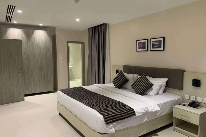 Room 10 of 41
