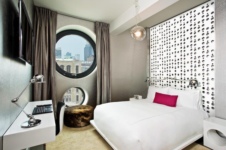 Room 35 of 147