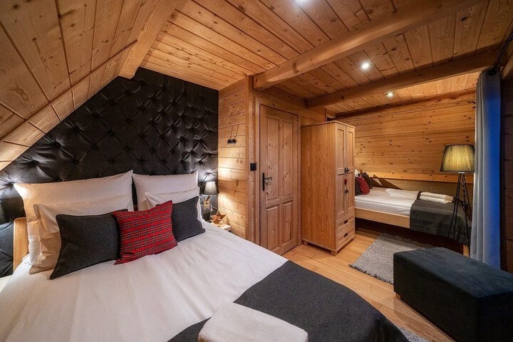 Room 42 of 338