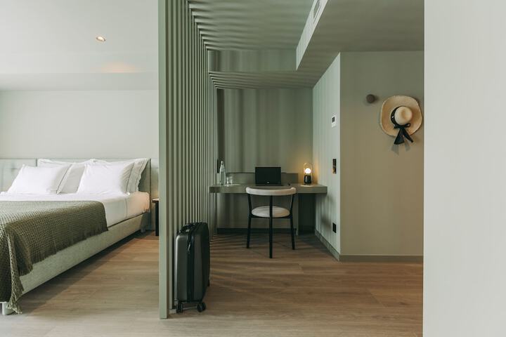 Room 25 of 145