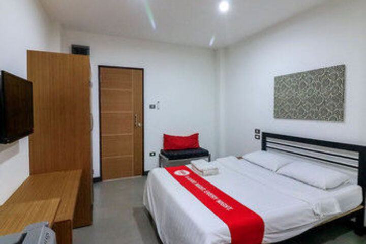 NIDA Rooms Iron Bridge Paradee