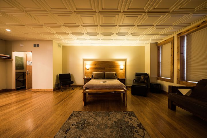 Room 28 of 68