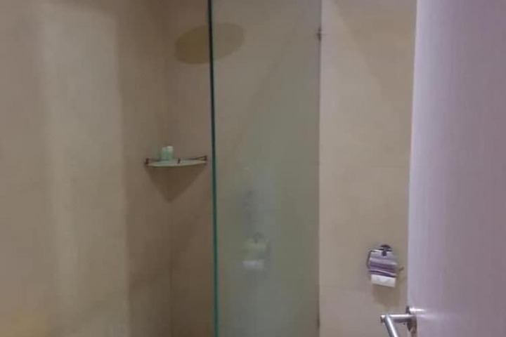 Room 10 of 24