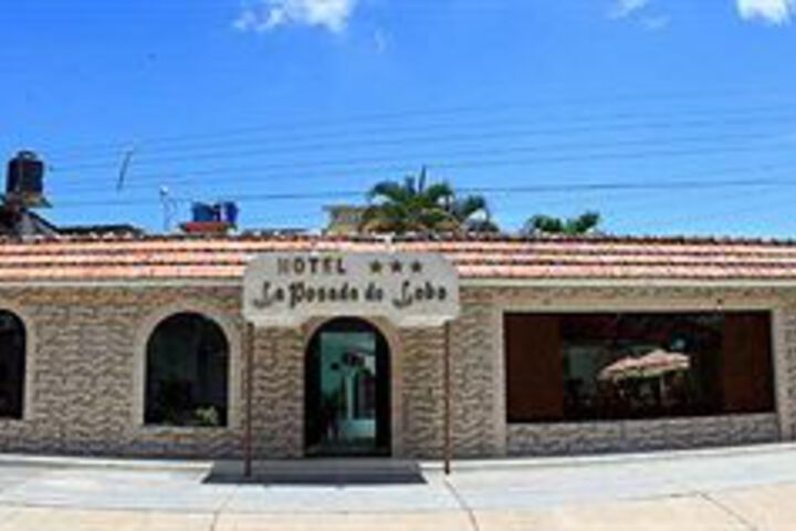 La Posada de Lobo Hotel & Suites