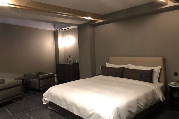 Room 38 of 67
