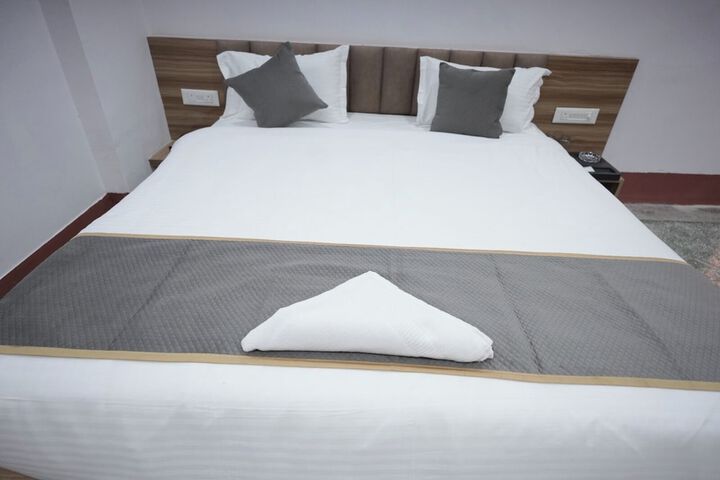 Room 4 of 20