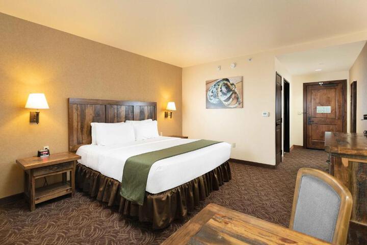 Standard Double Room (2 of 8)