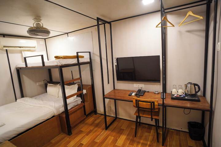 Room 15 of 61