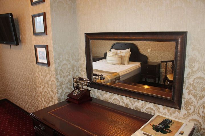 Room 24 of 120