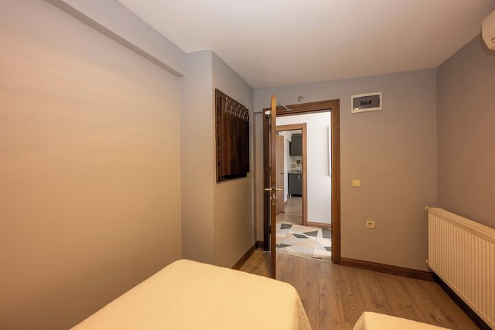 Room 33 of 58