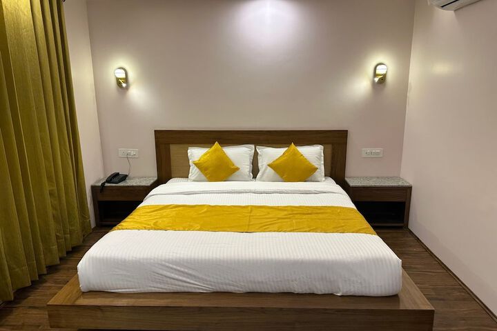 Room 6 of 38