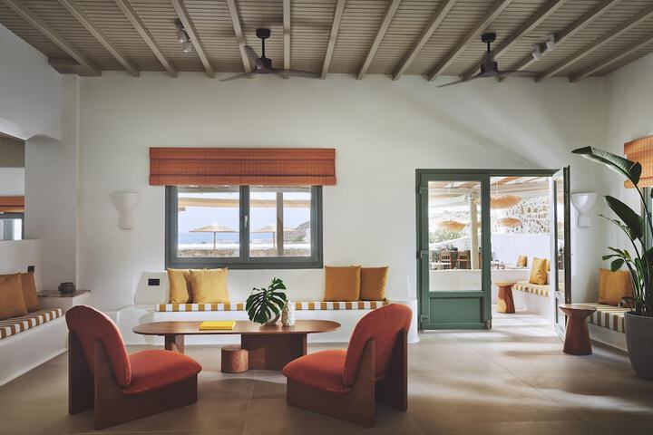 Entrance & Lobby