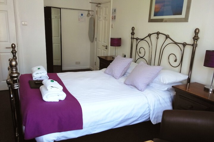 Room 6 of 61