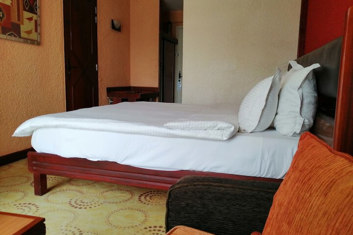 Room 6 of 60