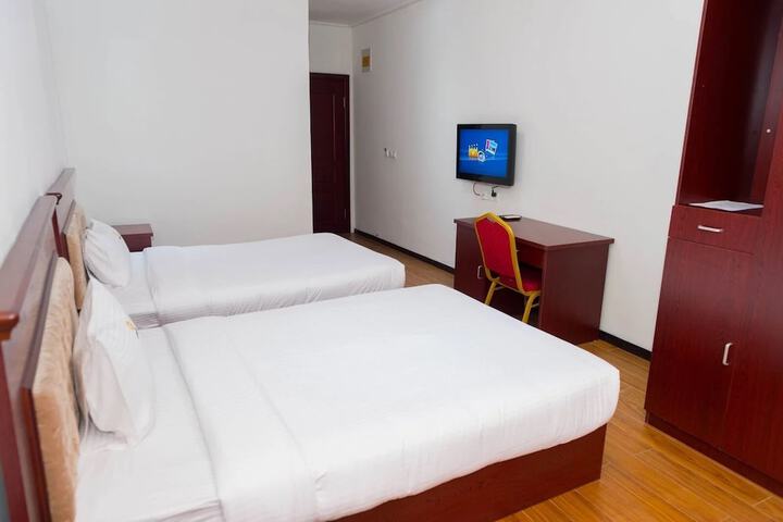 Room 15 of 32