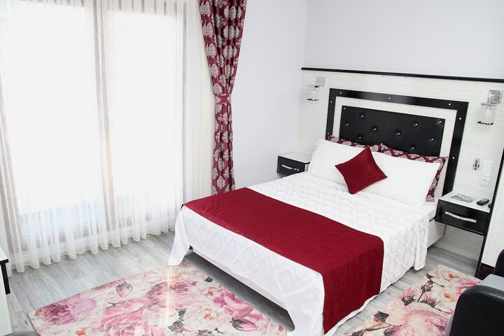 Room 6 of 27