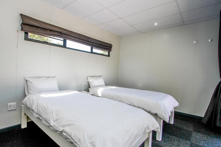 Room 8 of 32
