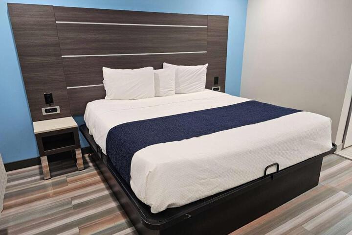 2 Double Beds (10 of 11)
