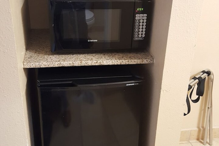 Mini-refrigerator