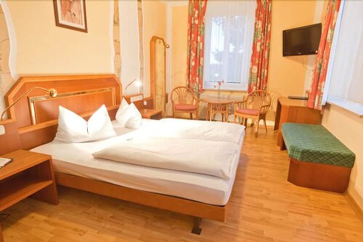 Room 7 of 26
