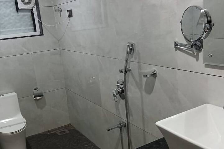 Room 14 of 22