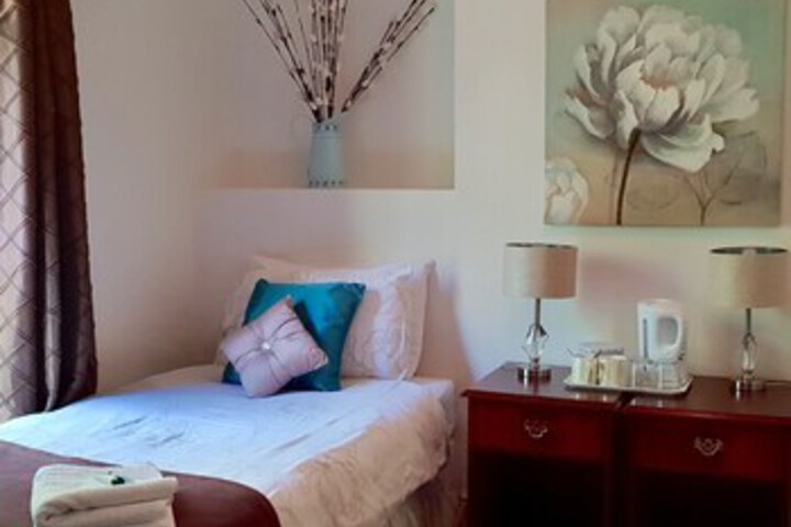 Room 4 of 157
