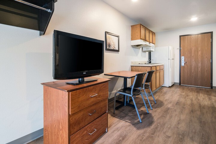 Studio Double Bed (5 of 13)
