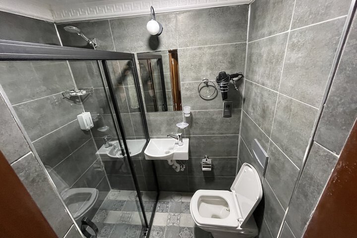 Room 73 of 100