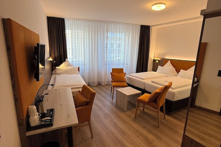 Room 35 of 65