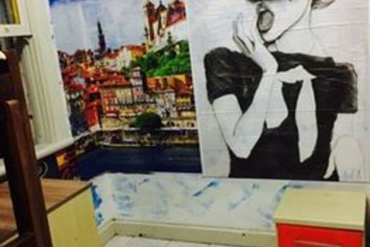 Room 6 of 32