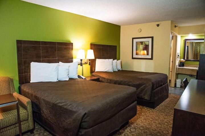 2 Double Beds (1 of 17)