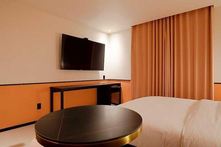 Room 41 of 74
