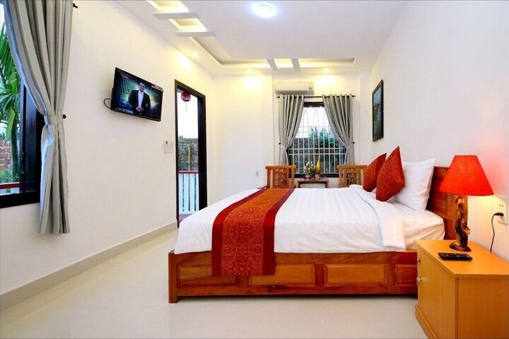 Room 2 of 53