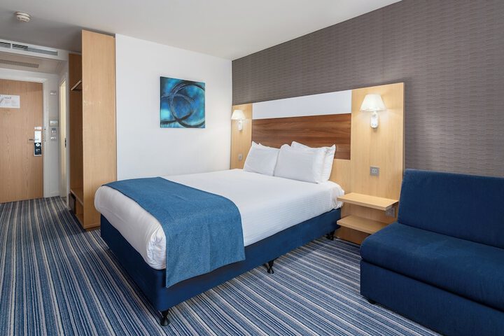 Room 15 of 82
