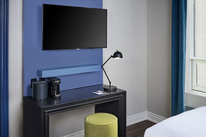 Room 6 of 22