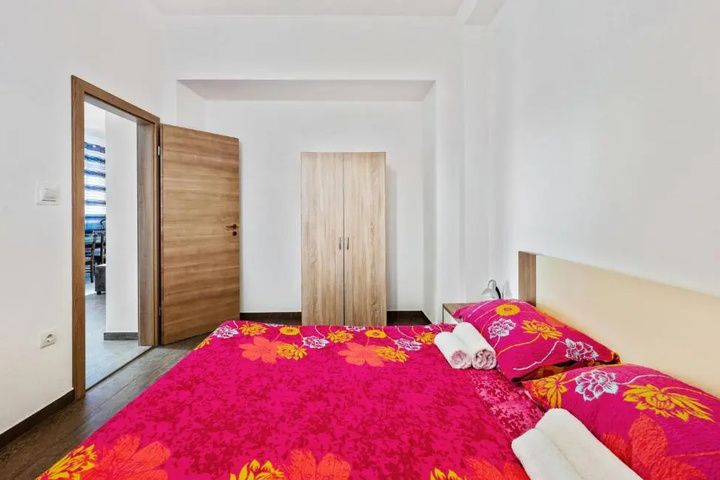 Room 4 of 19