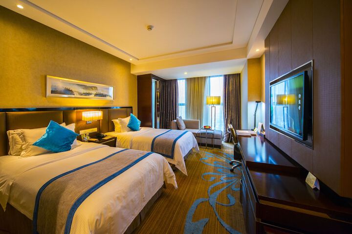 Room 4 of 52