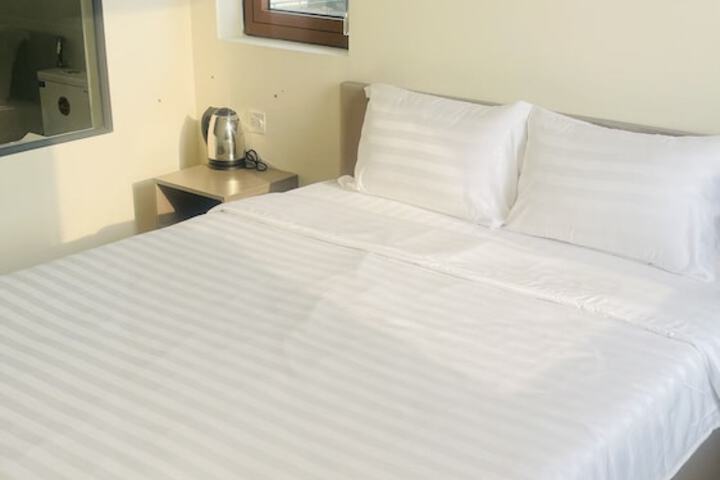 Room 3 of 38