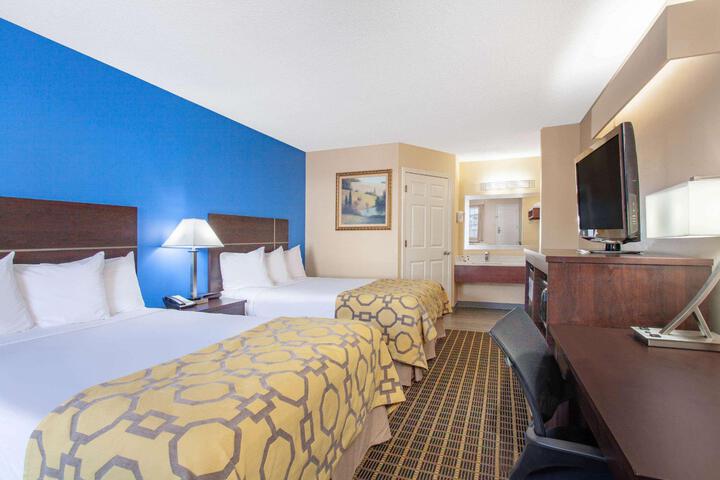 2 Double Beds (1 of 9)