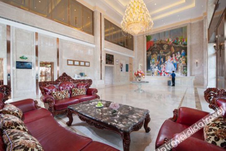 Hotel Interior 7 of 17