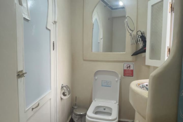 Room 109 of 128