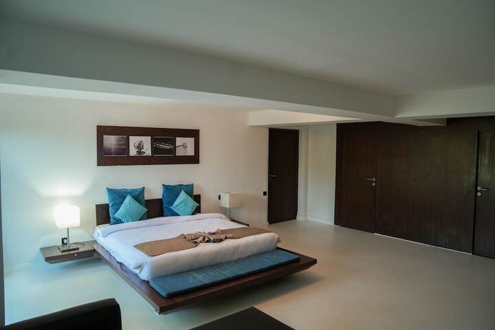 Room 31 of 108