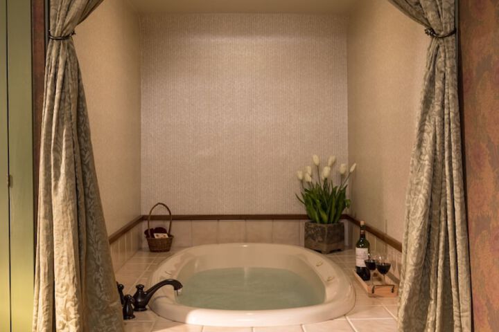 Jetted tub