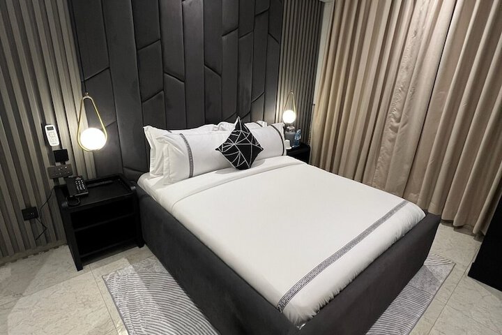 Room 27 of 60
