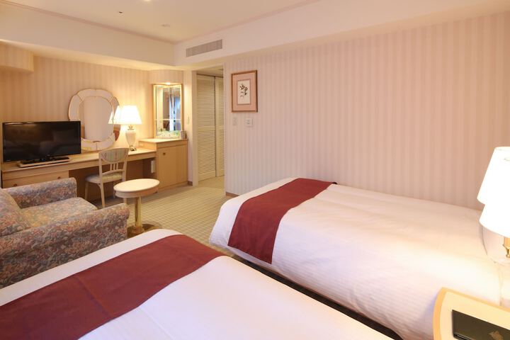 Room 21 of 77