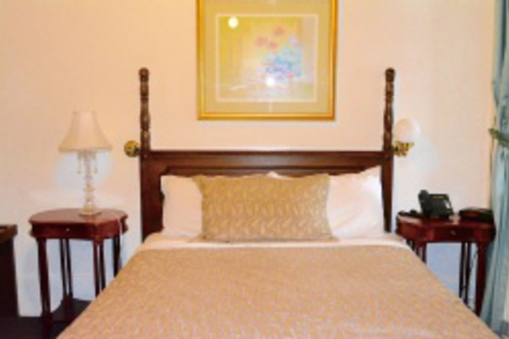 Room 595 of 768