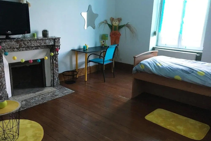 Room 3 of 16