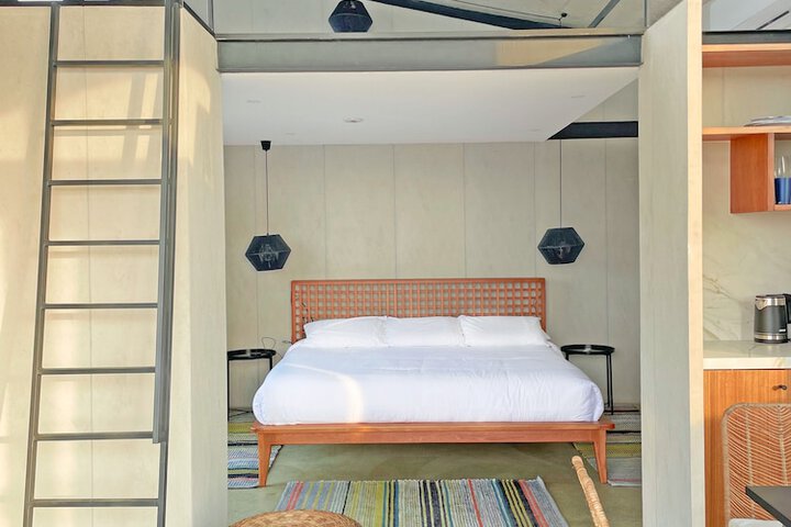 Room 15 of 125
