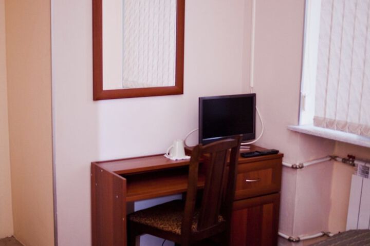 Room 4 of 10
