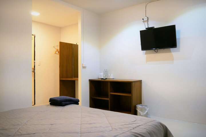 Room 15 of 16